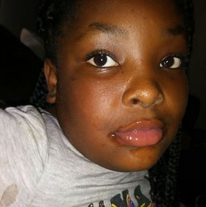 Meet your Posher, Laroya